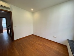 Holland Link (D10), Terrace #500361391